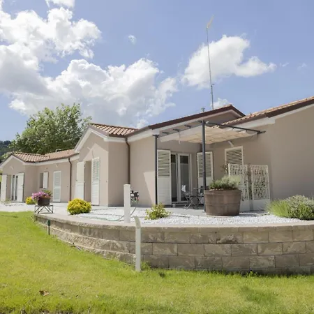La Casa Nel *